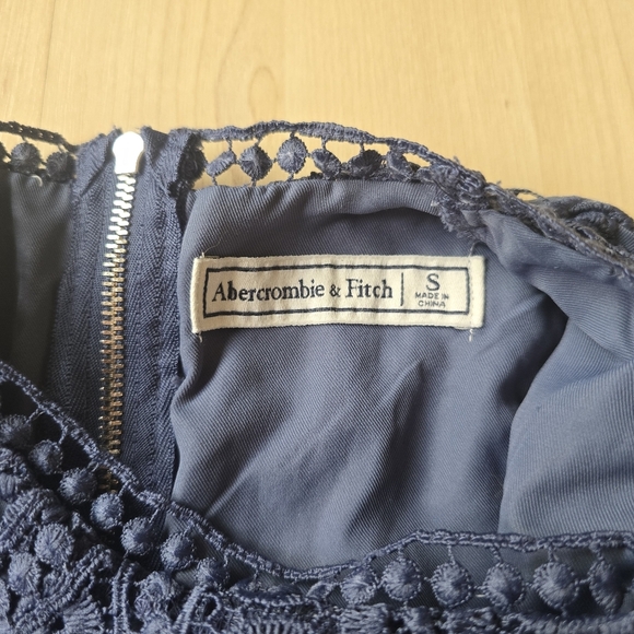 Abercrombie And Fitch Zip Back Crochet Crop Top Size Small - Picture 7 of 7
